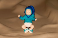 /album/galerie-de-photos-galerie-photos/bebe-debout-bleu-jpg/